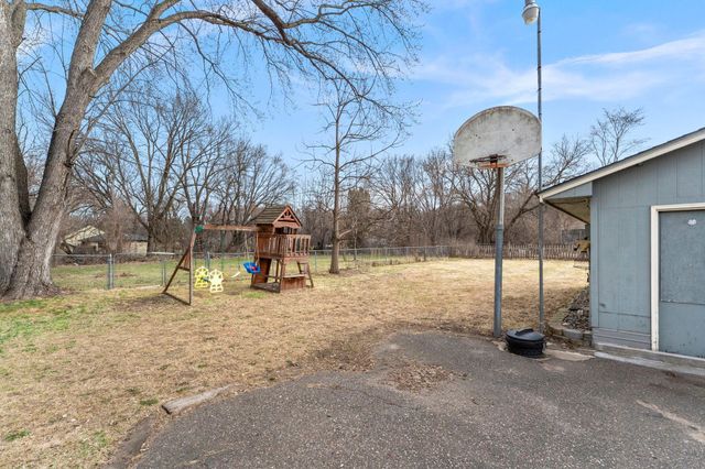 6240 W Broadway Avenue, Brooklyn Park, MN 55428