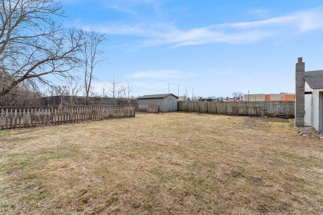 6240 W Broadway Avenue, Brooklyn Park, MN 55428