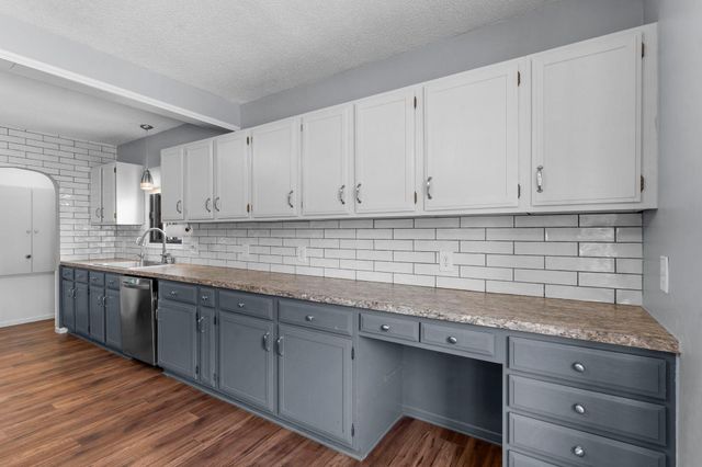 6240 W Broadway Avenue, Brooklyn Park, MN 55428