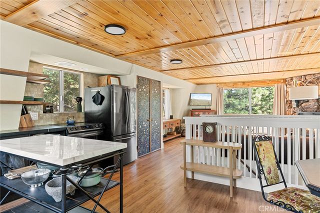 43544 Ridge Crest Drive, Big Bear Lake, CA 92315