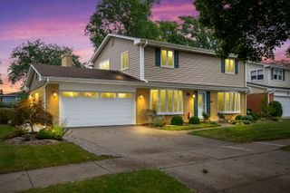 221 S Rammer Avenue, Arlington Heights, IL 60004