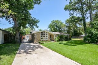 9906 Cedardale Drive, Houston, TX 77055
