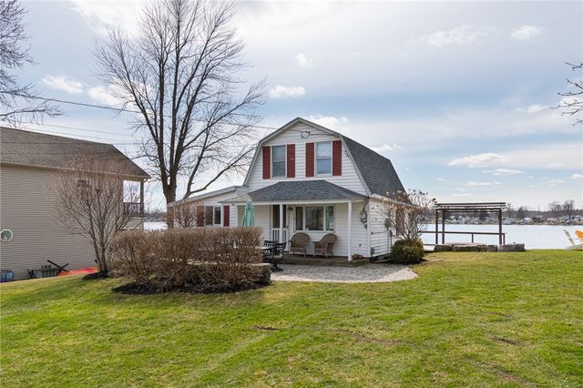 8393 Thrush Road, Wolcott, NY 14590