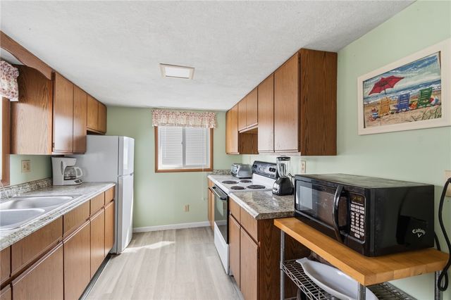 8393 Thrush Road, Wolcott, NY 14590