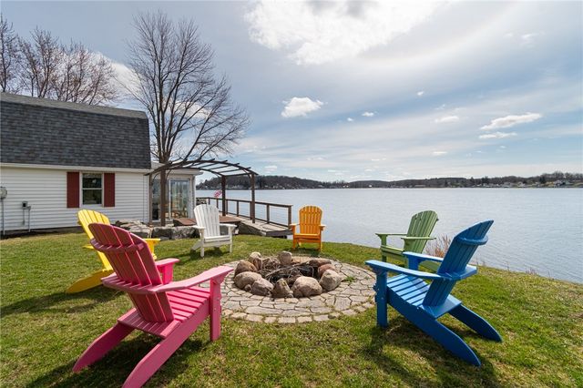 8393 Thrush Road, Wolcott, NY 14590