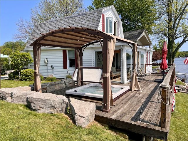 8393 Thrush Road, Wolcott, NY 14590