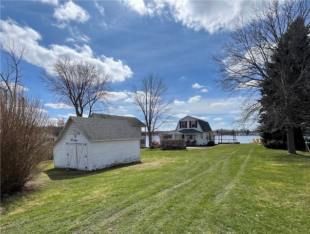 8393 Thrush Road, Wolcott, NY 14590