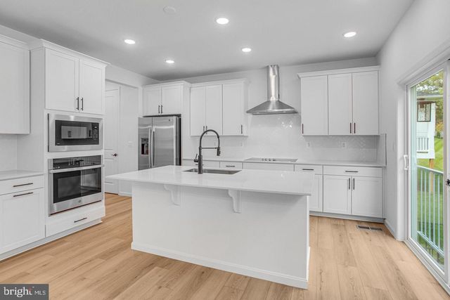 35603 PINE NEEDLE LN, Locust Grove, VA 22508
