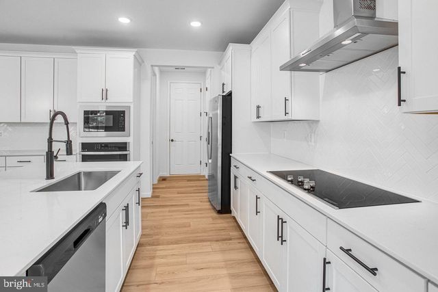 35603 PINE NEEDLE LN, Locust Grove, VA 22508