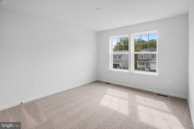 35603 PINE NEEDLE LN, Locust Grove, VA 22508