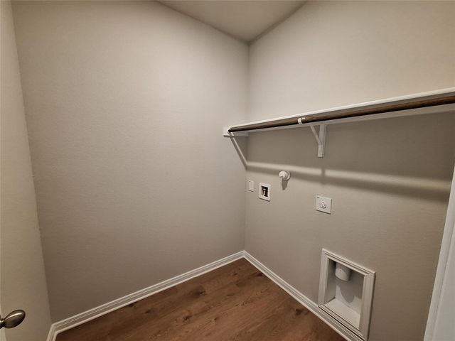 104 Gunner RD B, Buda, TX 78610