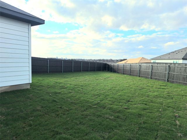 104 Gunner RD B, Buda, TX 78610