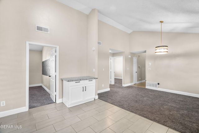 450 SUNRISE HILLS Drive, El Paso, TX 79928