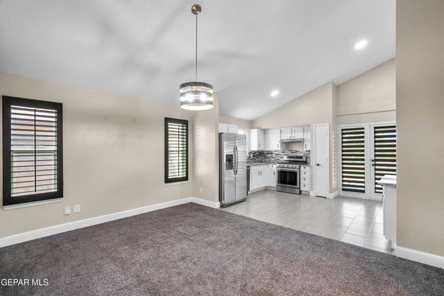450 SUNRISE HILLS Drive, El Paso, TX 79928