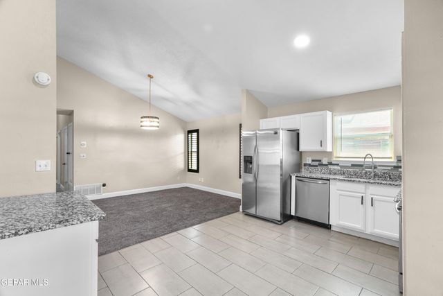 450 SUNRISE HILLS Drive, El Paso, TX 79928