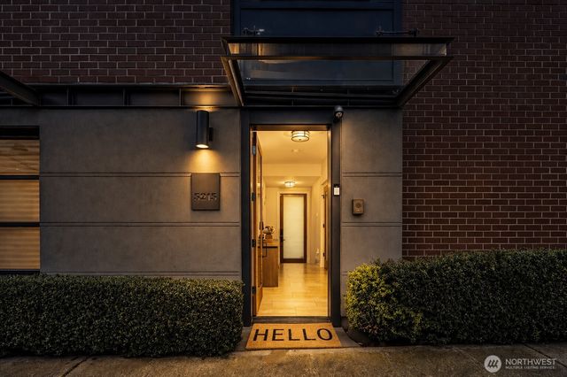 3215 W Lynn Street, Seattle, WA 98199