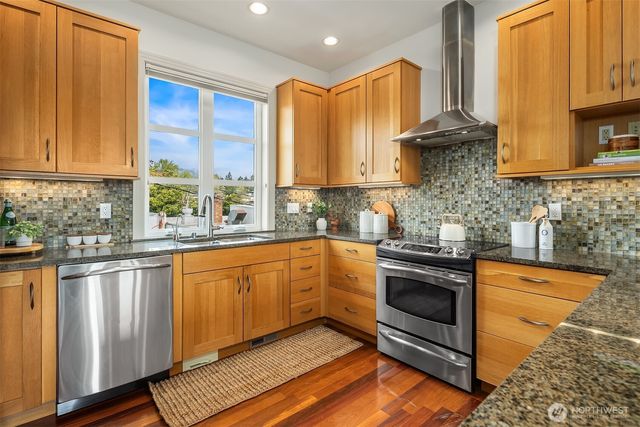 3215 W Lynn Street, Seattle, WA 98199
