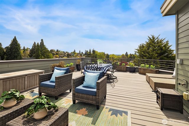 3215 W Lynn Street, Seattle, WA 98199