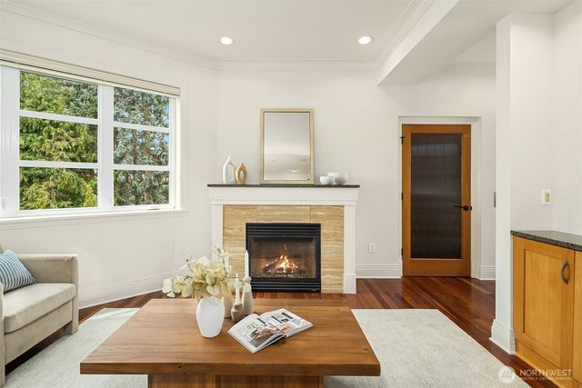 3215 W Lynn Street, Seattle, WA 98199