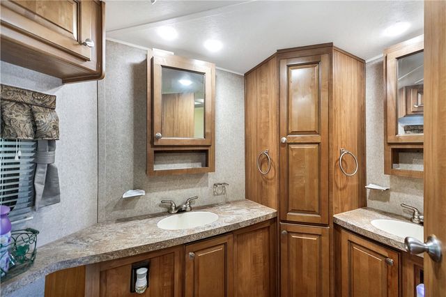 110 Lakeshore Lane, Seneca, SC 29678