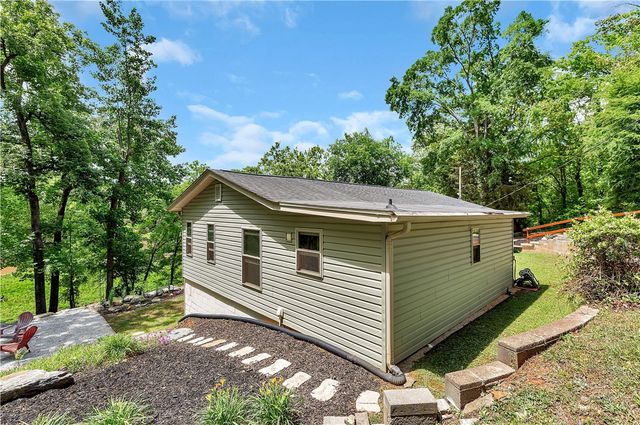 110 Lakeshore Lane, Seneca, SC 29678