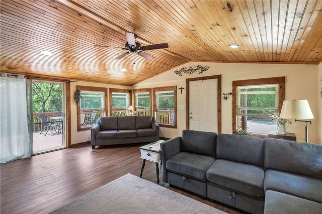 110 Lakeshore Lane, Seneca, SC 29678