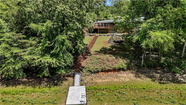 110 Lakeshore Lane, Seneca, SC 29678