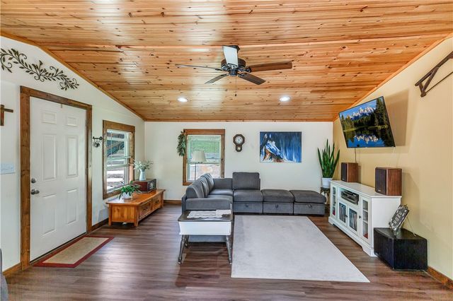 110 Lakeshore Lane, Seneca, SC 29678