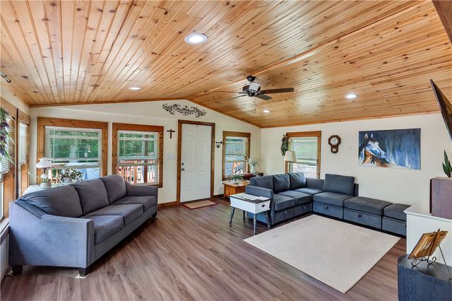 110 Lakeshore Lane, Seneca, SC 29678