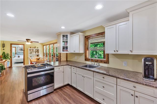 110 Lakeshore Lane, Seneca, SC 29678
