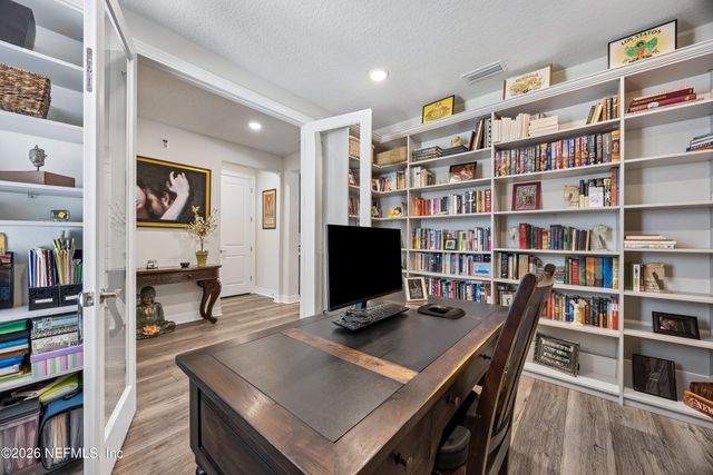 10683 TOWN VIEW Drive, Jacksonville, FL 32256