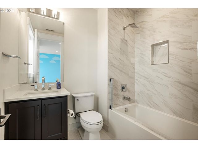 900 Nw 216TH St, Ridgefield, WA 98642