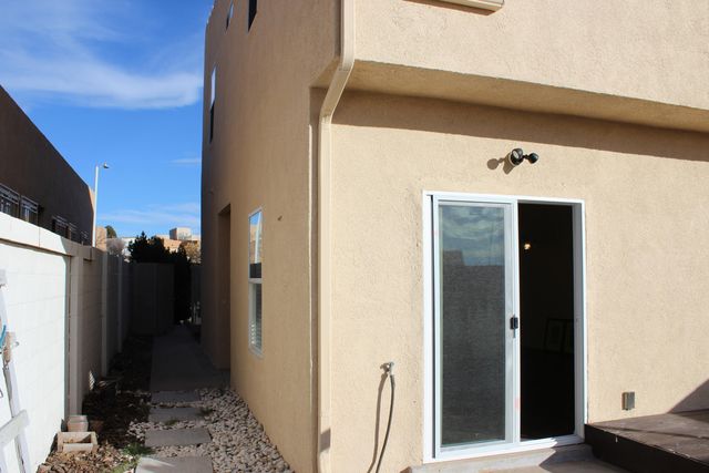 215 Lanier Drive SE, Albuquerque, NM 87123