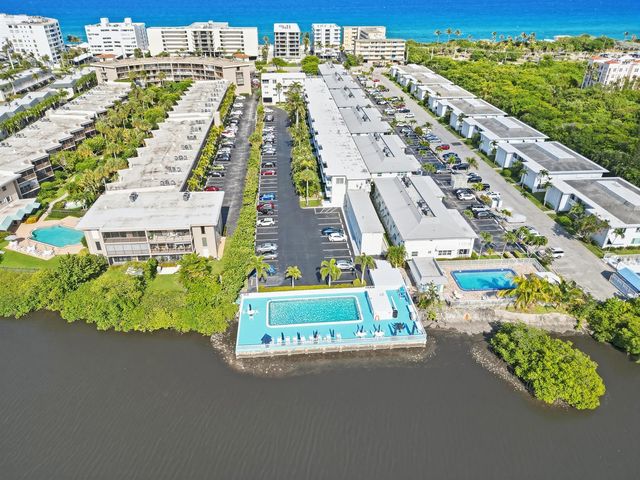 4001 S Ocean Boulevard 209, South Palm Beach, FL 33480