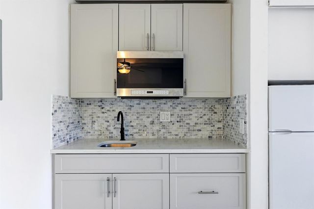 4001 S Ocean Boulevard 209, South Palm Beach, FL 33480