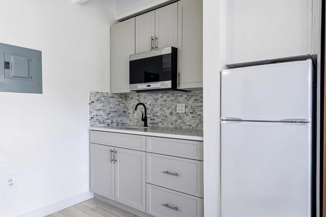 4001 S Ocean Boulevard 209, South Palm Beach, FL 33480