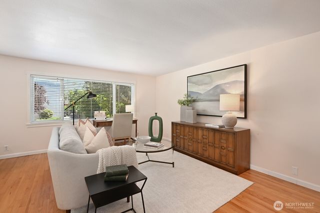 9515 Linden Avenue N, Seattle, WA 98103