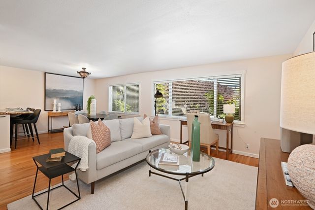 9515 Linden Avenue N, Seattle, WA 98103