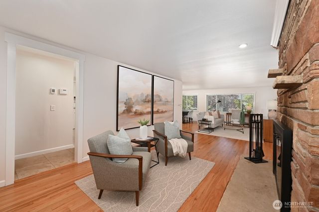 9515 Linden Avenue N, Seattle, WA 98103