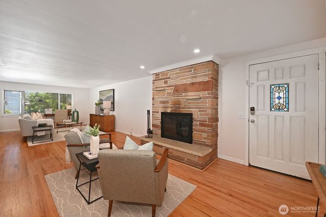9515 Linden Avenue N, Seattle, WA 98103
