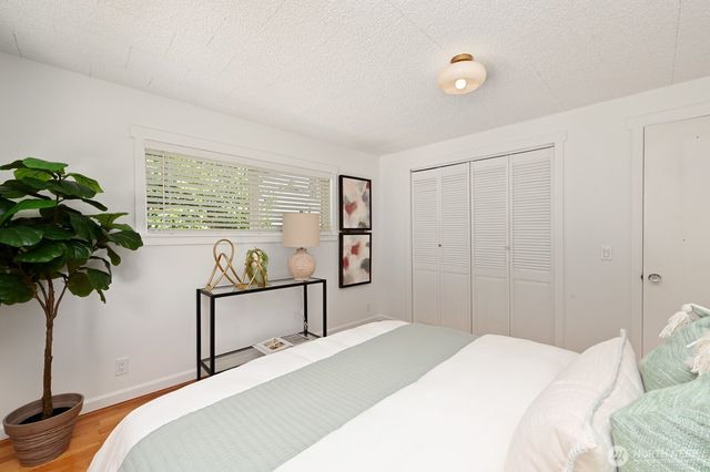 9515 Linden Avenue N, Seattle, WA 98103