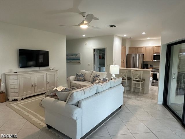 663 10th AVE S B663, Naples, FL 34102