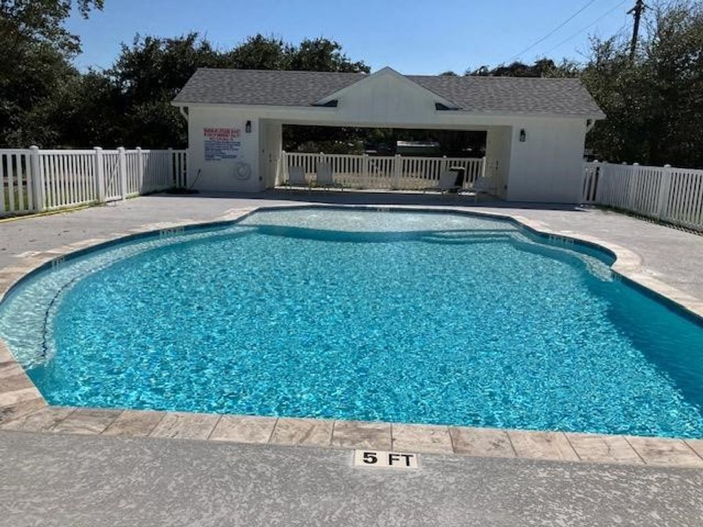 106 Sea Glass Cove, Rockport, TX 78382 — photo 4