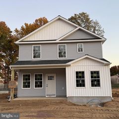 2820 AVENUE E, Levittown, PA 19056