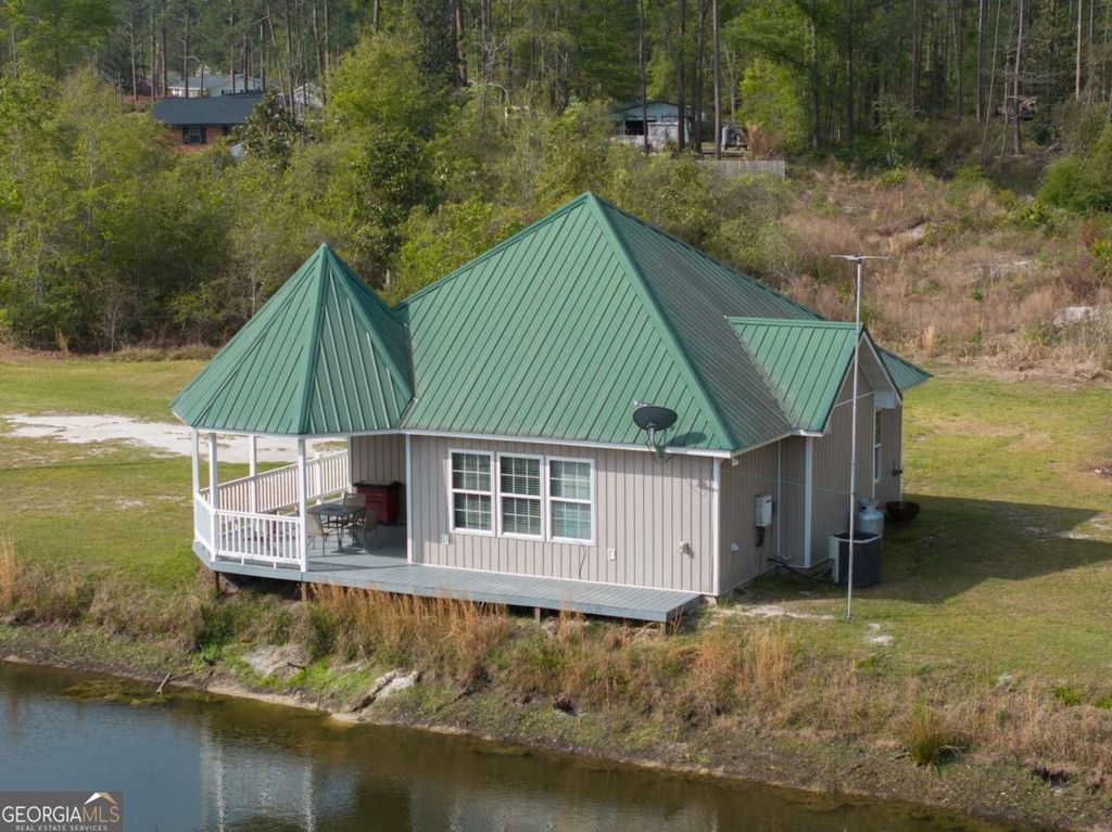 84 Satilla Church Road, Baxley, GA 31513