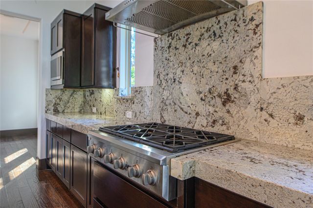 30 Freestone Stream Place, Spring, TX 77389