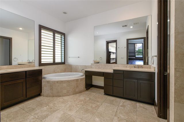 30 Freestone Stream Place, Spring, TX 77389