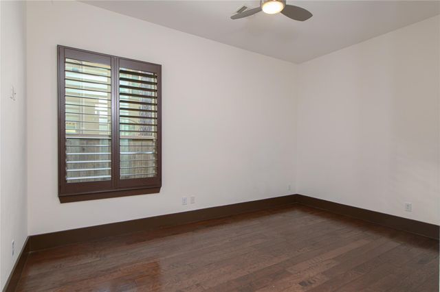 30 Freestone Stream Place, Spring, TX 77389