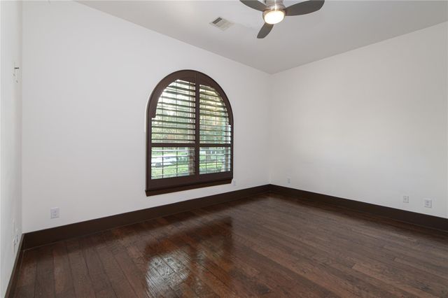 30 Freestone Stream Place, Spring, TX 77389