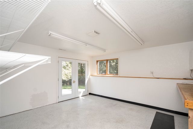 3017 Timber Hill Court, Des Moines, IA 50320